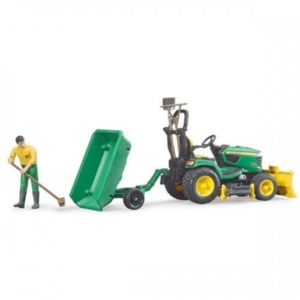 Traktor John Deere sa prednjim čistačem i prikolicom